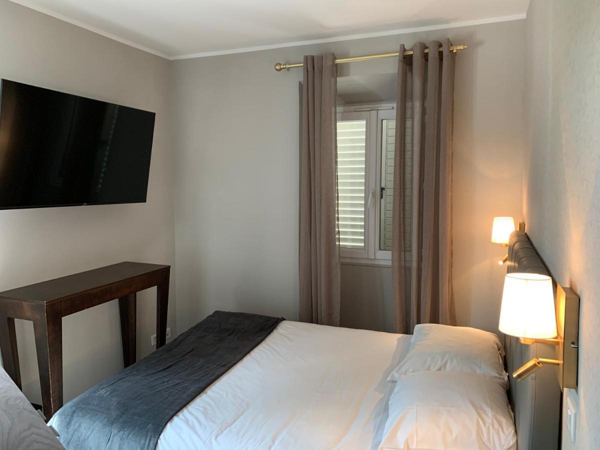 Hotel La Villa D'Эз Экстерьер фото